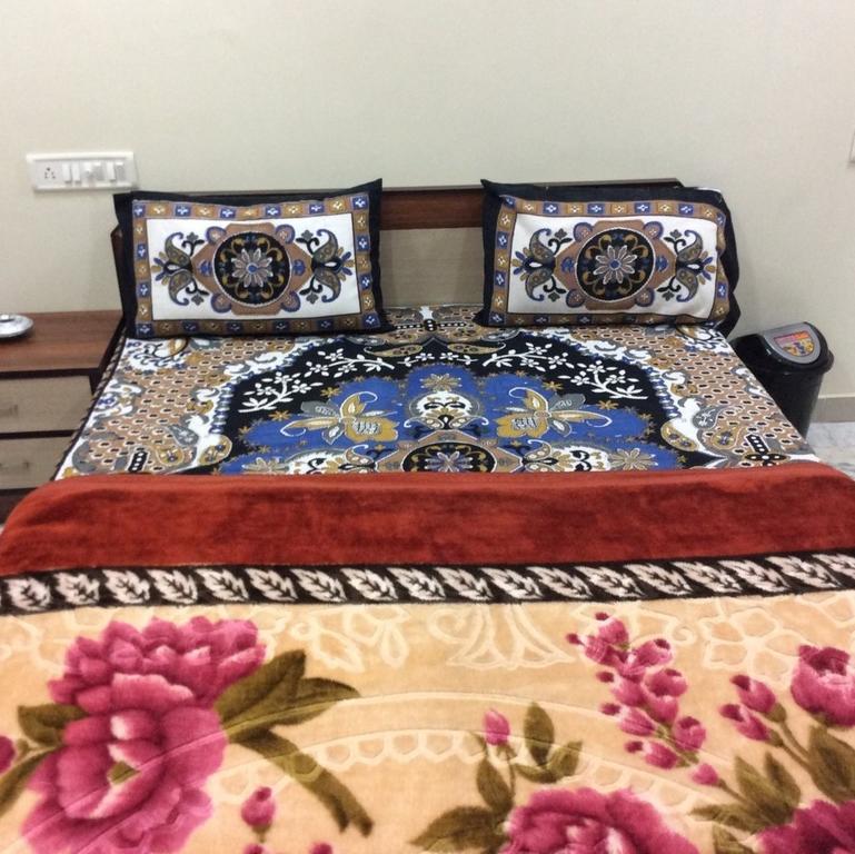 Hotel Honey Bunny Ahmedabad Værelse billede