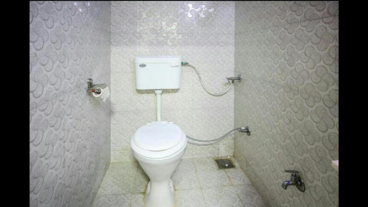 Hotel Honey Bunny Ahmedabad Eksteriør billede