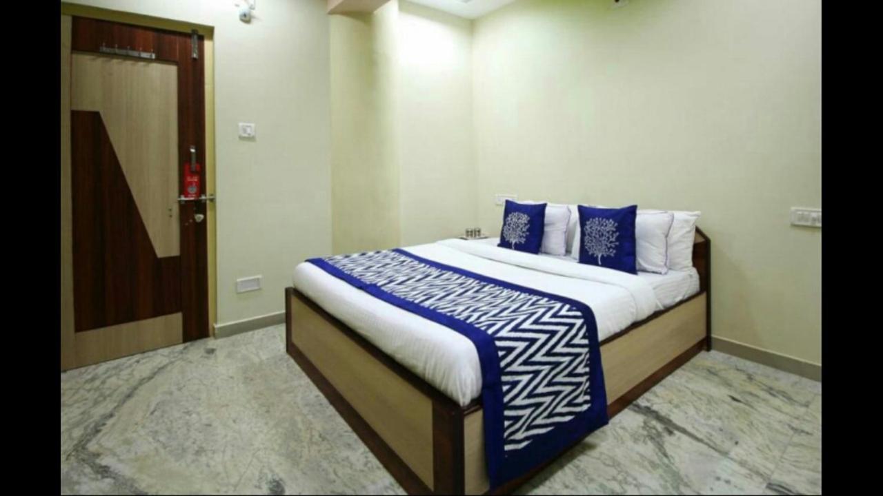 Hotel Honey Bunny Ahmedabad Eksteriør billede